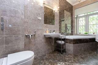 Апартаменты Apartments Ploshcha Peramogi Минск Семейный номер с ванной-16