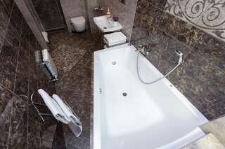 Апартаменты Apartments Ploshcha Peramogi Минск Семейный номер с ванной-18